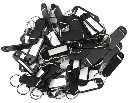 Plastové kľúčenky s kovovým krúžkom a popisovacím poľom, detailný pohľad