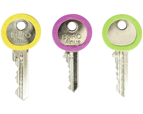 Tri kľúče s farebnými rukoväťami