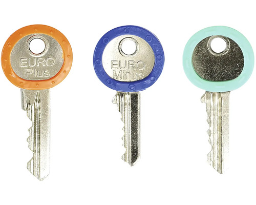 Tri kľúče s farebnými rukoväťami