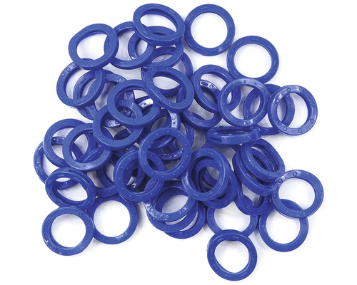 Modré plastové tesniace krúžky v hromade