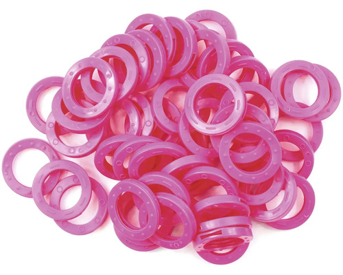 Mnoho plastových krúžkov na závesy