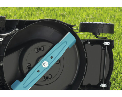 Náhradný nôž robotickej kosačky Gardena na trávniku