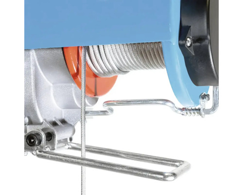 Detail elektrického lanového kladkostroja s oceľovým lanom