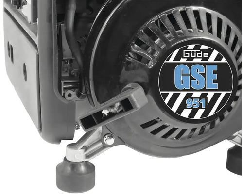 Detailný pohľad na generátor prúdu Güde GSE 951 so štartovacou šnúrou a pätkou.