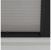 Detail skladanej žalúzie na dekoráciu okien a ochranu pred slnkom