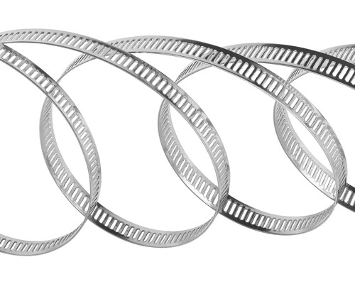 Niekoľko drôtených hadicových sponiek z kovu v špirálovitom tvare