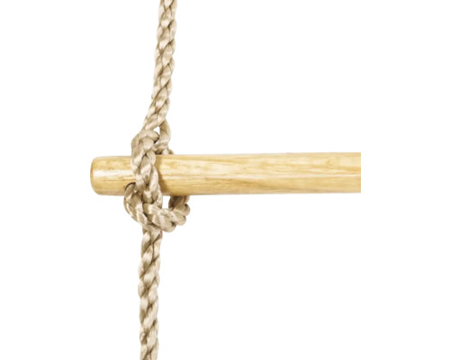 Detail rebríka s drevenou priečkou a lanovým upevnením