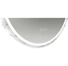 Detail okrúhleho zrkadla s dotykovou funkciou a rámom so vzhľadom mramoru