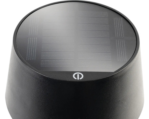 Solárna lampa so solárnym panelom a vypínačom