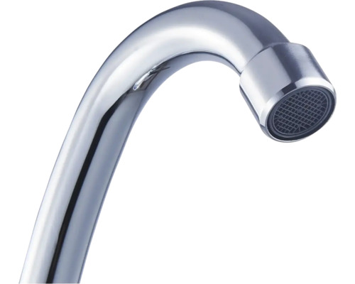 Chrómovaný výtok vodovodnej batérie