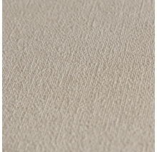 Detail béžovej tapety s hrubou štruktúrou