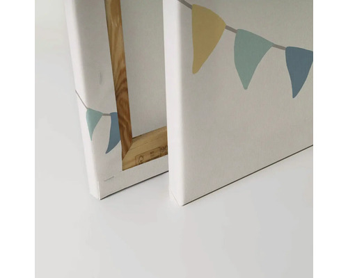 Dva obrazy na plátne s motívom girlandy a dreveným rámom