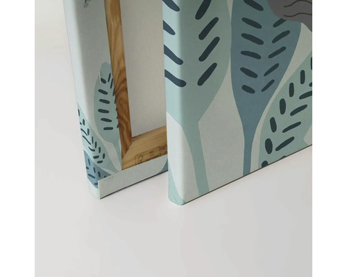 Detail plátna s motívom rastlín a dreveným rámom