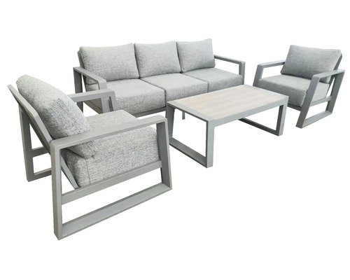 Záhradný nábytok pozostávajúci z pohovky, dvoch kresiel a stola