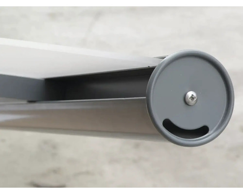 Detail markízy s bočným krytom a skrutkou