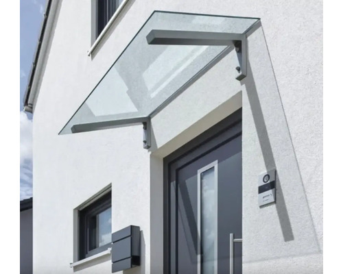 Sklenená strieška nad vchodovými dverami