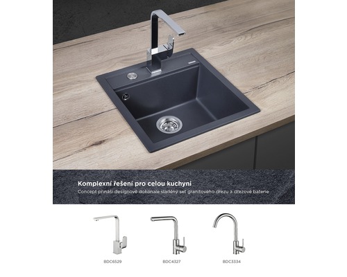 Granitový kuchynský drez s vodovodnou batériou na pracovnej doske