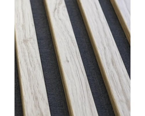 Detailný pohľad na lamelový rošt z dreva