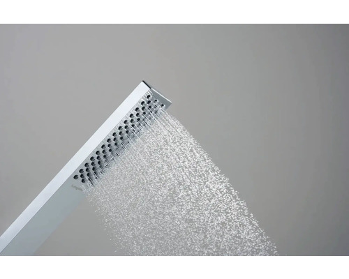 Štvorcová sprchová hlavica s prúdom vody