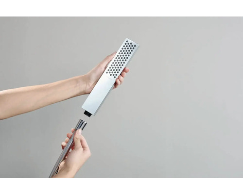 Ručná sprcha sa montuje na sprchovú hadicu