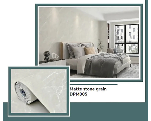 Spálňa s matnou kamennou tapetou a rolou tapety
