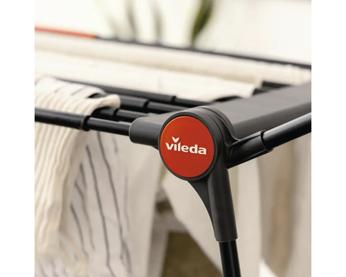 Logo Vileda na sušiaku na bielizeň