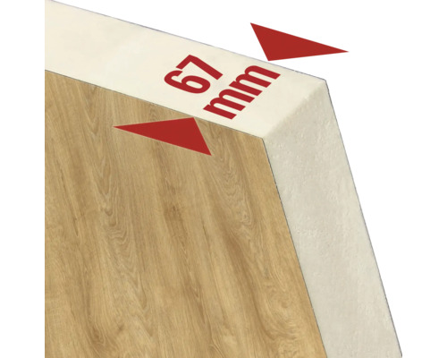 Detailný záber 67 milimetrov hrubej izolačnej dosky s drevenou štruktúrou