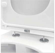 Detailný pohľad na WC sedadlo s automatickým sklápaním a upevnením