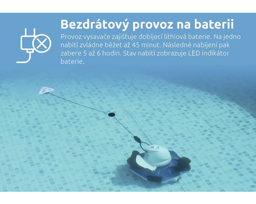 Akumulátorový bazénový robot v bazéne