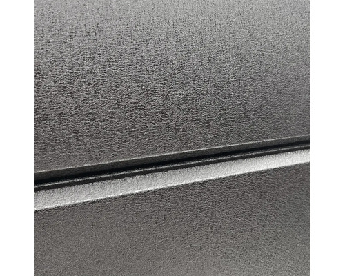 Detailný pohľad na čierny, štruktúrovaný povrch