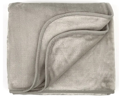 Zložená flísová deka s ozdobným lemom