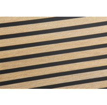 Drevený panel s lamelovou štruktúrou pre obklady stien alebo stropov