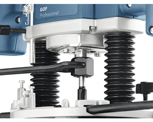 Detail hornej frézky s frézou a nastavovacím kľúčom
