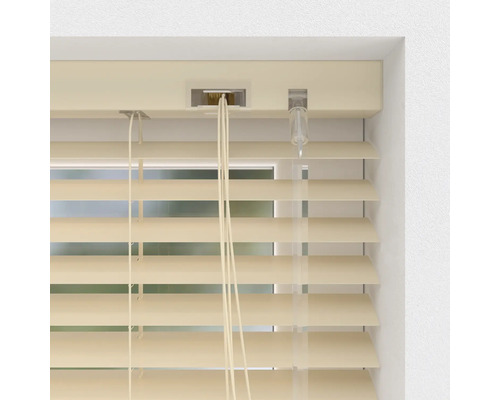 Detail žalúzie ako dekorácie okna