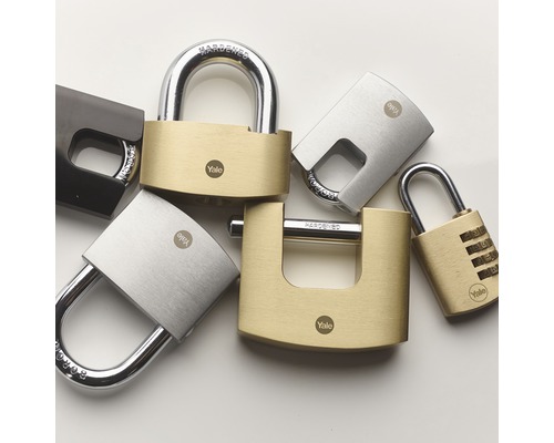 Rôzne visiace zámky značky Yale