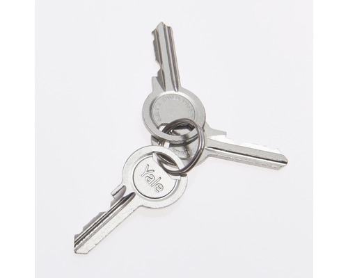 Tri kľúče Yale na krúžku na kľúče