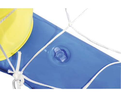 Detailný záber basketbalového koša so sieťou a upevňovacím mechanizmom