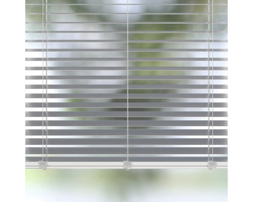 Zatvorená žalúzia na dekoráciu okien a ochranu pred slnkom