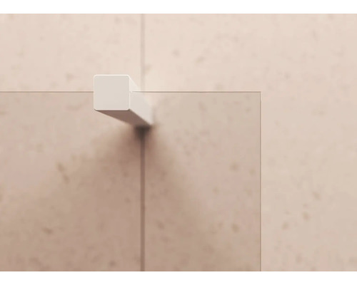 Detail sprchovej zásteny s držiakom