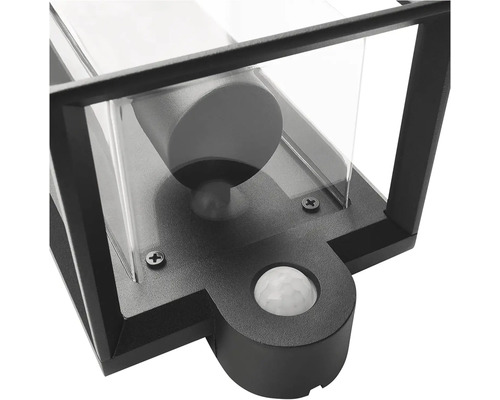 Detail vonkajšieho svietidla so snímačom pohybu