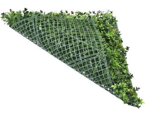 Umelý živý plot so zelenou plastovou mriežkou