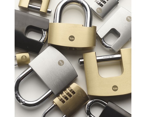 Rôzne visiace zámky od Yale.