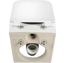 Detailný pohľad na toaletu s namontovaným záchodovým sedadlom