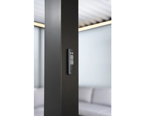 Detail diaľkového ovládania na stĺpiku