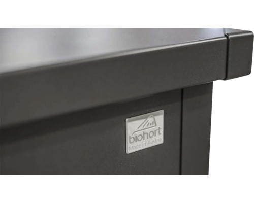 Logo Biohort na záhradnom produkte