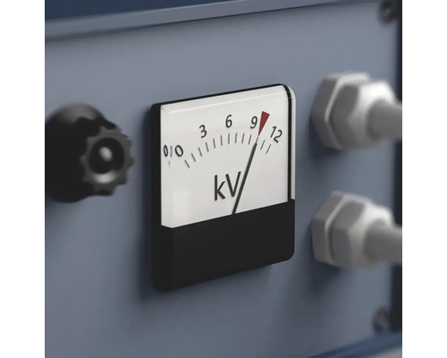 Detail voltmetra na meranie kilovoltov