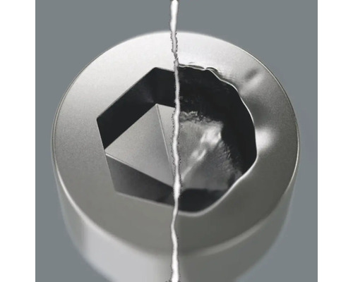 Detailný záber nástrčkového kľúča