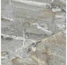 Detail šedej podlahovej dlaždice s mramorovým vzorom