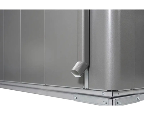 Detailný pohľad na záhradný domček s odkvapom