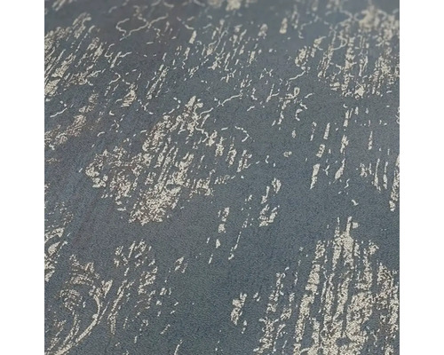 Detailný pohľad na sivú štruktúrovanú tapetu so vzorom